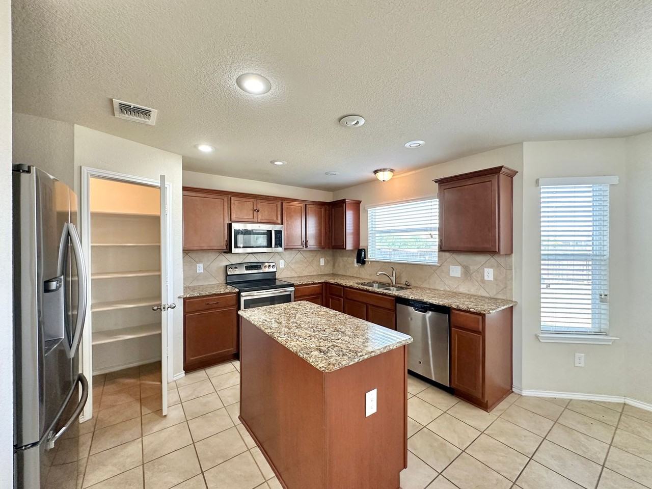 3405 Malmaison Rd - Photo 6 of 42