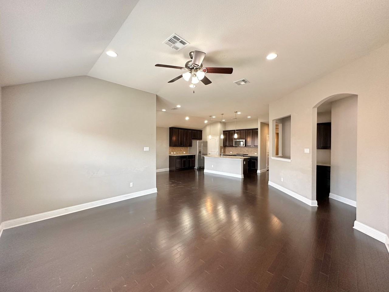 822 Olive Ln - Photo 6 of 44