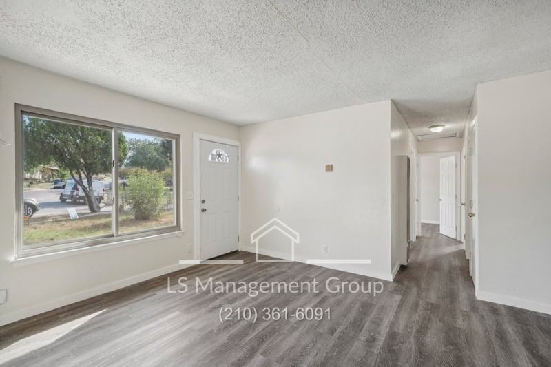 1939 Serene Valley St - Photo 3 of 24