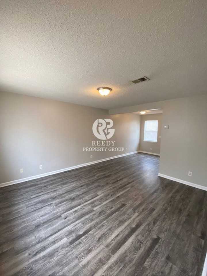 Green Acres - Photo 3 of 18