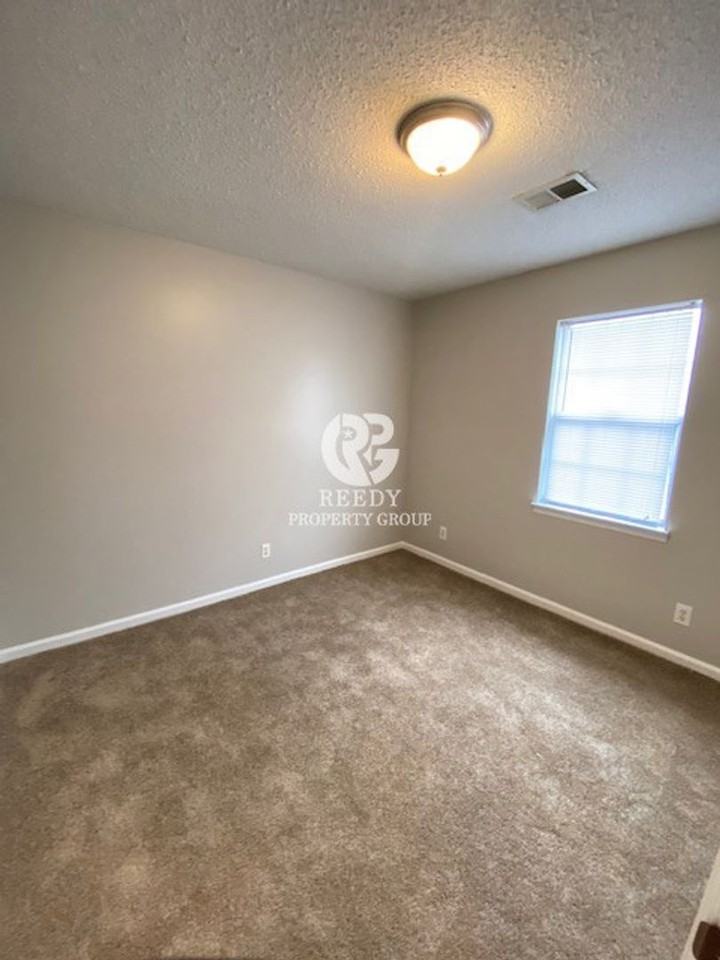 Green Acres - Photo 7 of 18