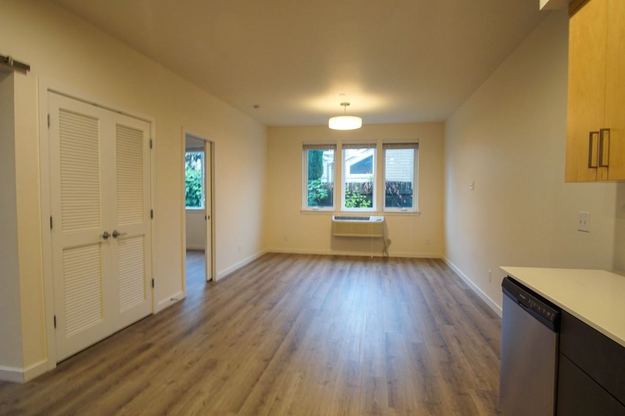 6015 S Virginia Ave #201 - Photo 2 of 22