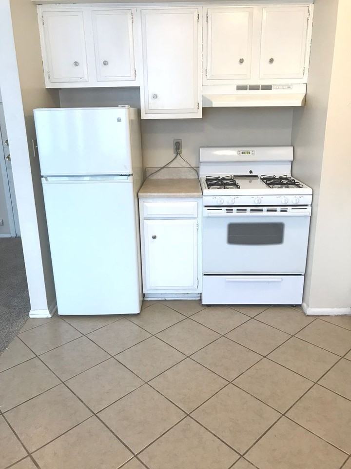 2069 Cambridge - Photo 7 of 44
