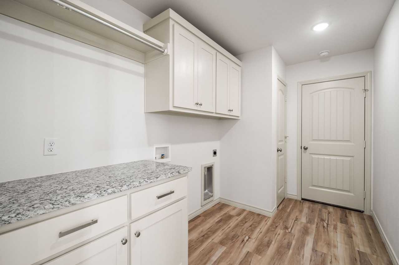 9318 9318 E FM 597-E CR 5100 #B - Photo 7 of 35