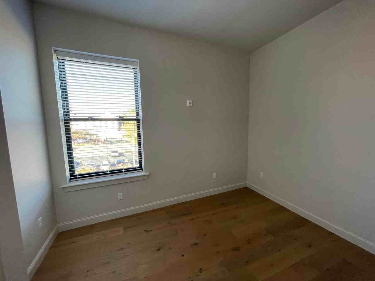 The Petronelli - Photo 5 of 11