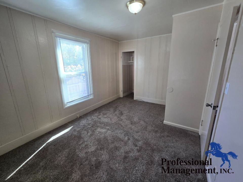 312 Wyoming Ave - Photo 4 of 9
