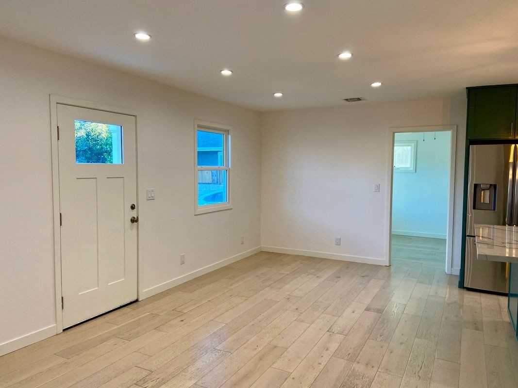 508 Sheridan Way - Photo 3 of 18