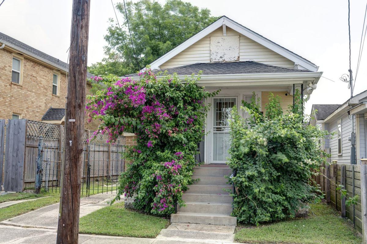 2005 Louisa St - Photo 2 of 15