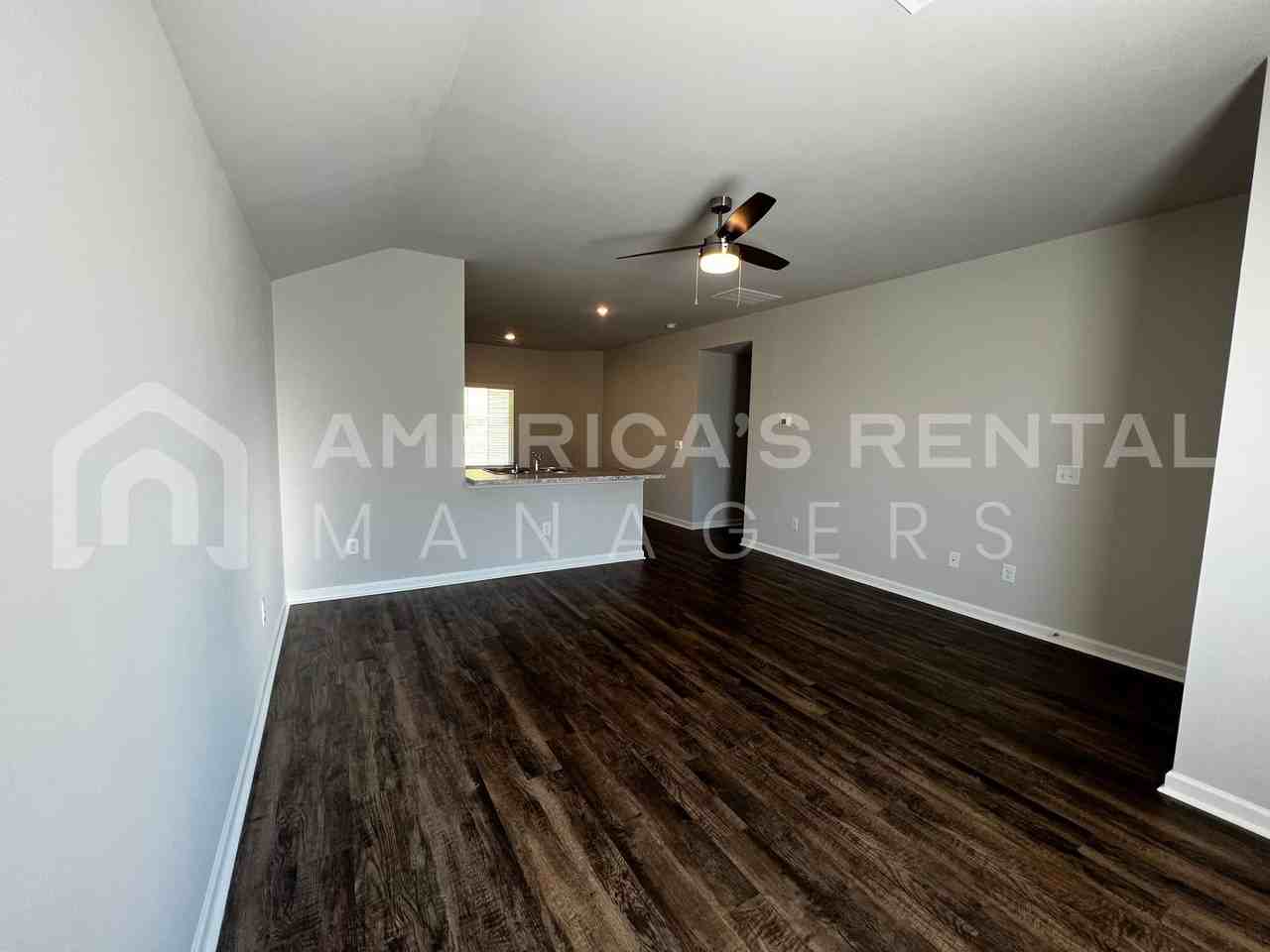 2050 W Middlebrooke Xing - Photo 5 of 37