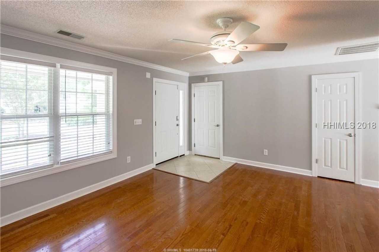 22 Lake Linden Dr - Photo 2 of 12