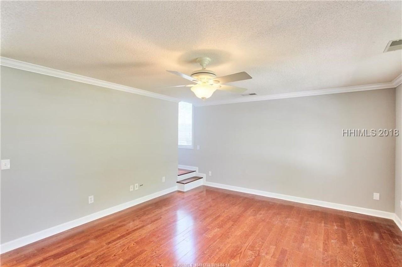 22 Lake Linden Dr - Photo 4 of 12