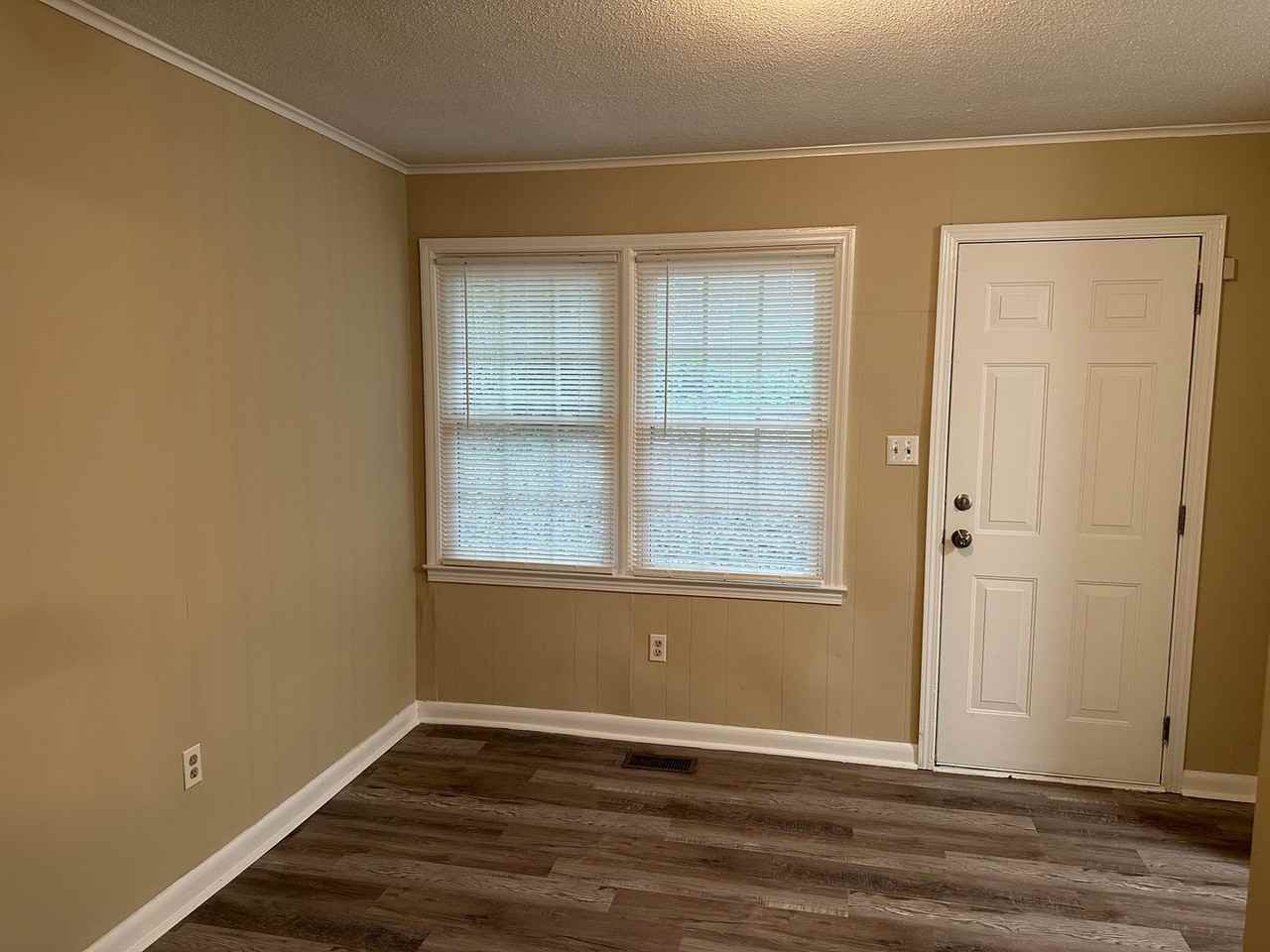 115 Rosemary Rd - Photo 3 of 5