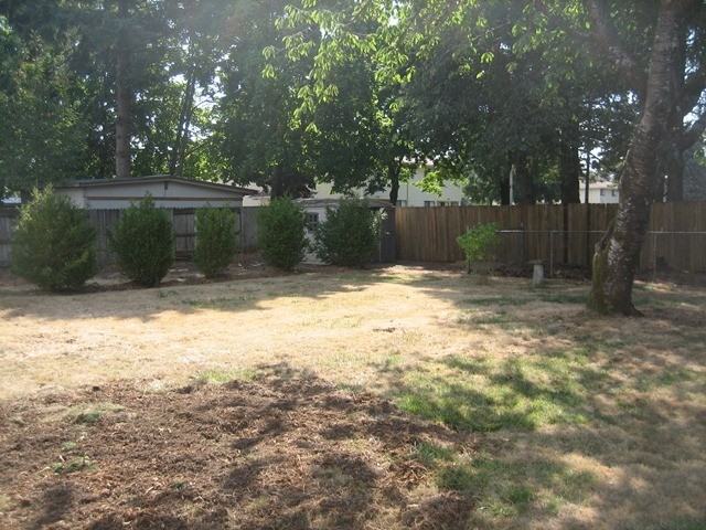 3008 Beacon St Ne - Photo 3 of 12