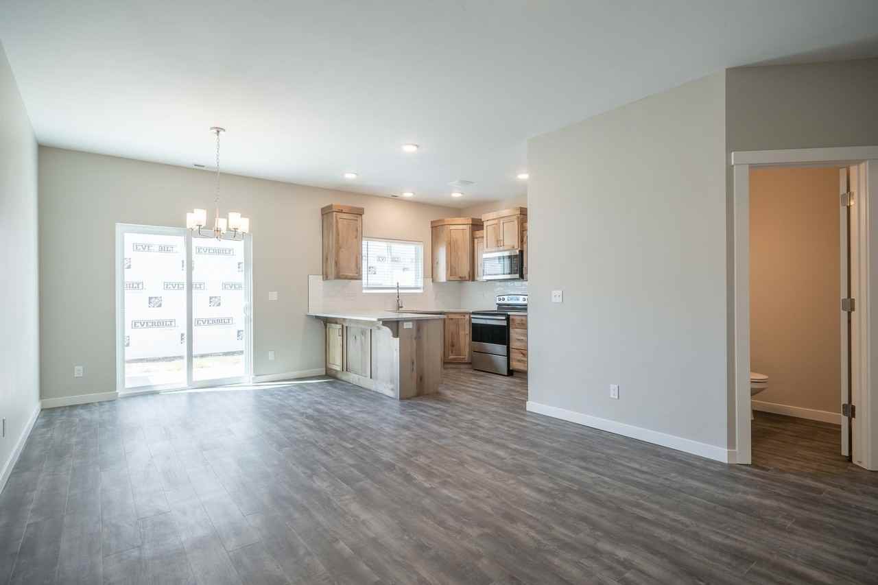 Jennie Lee 1801 (101-104) - Photo 2 of 18