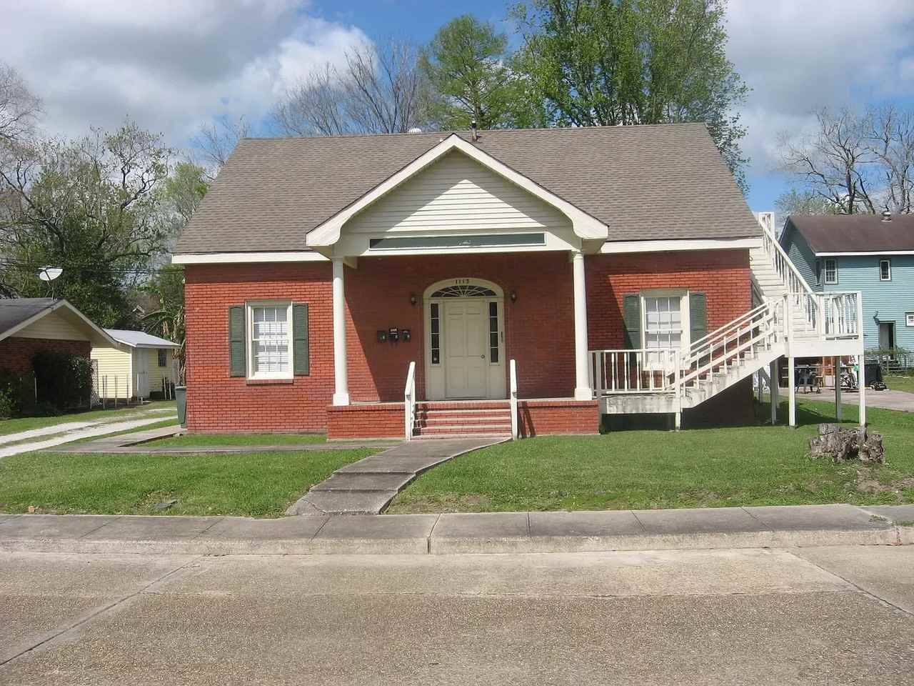 1113 Point St. - Photo 2 of 8