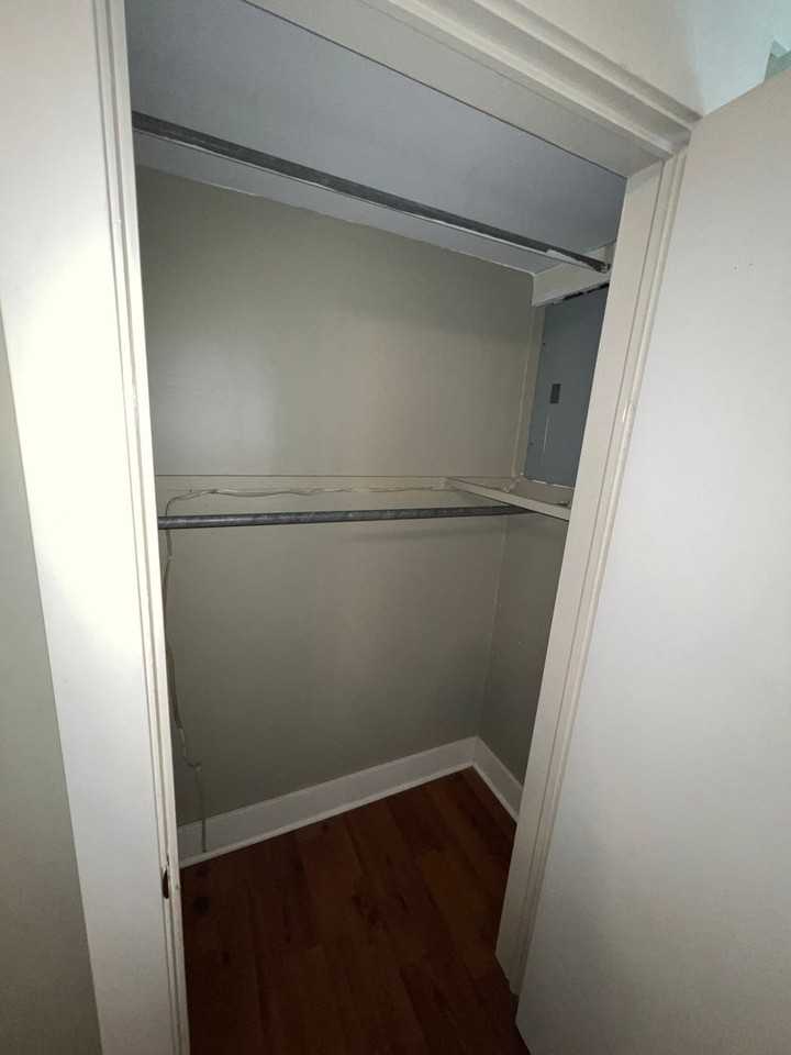 1113 Point St. - Photo 3 of 8