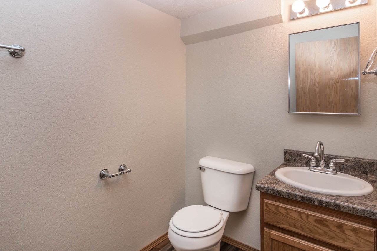 130 S. Shebal Avenue - Photo 4 of 13