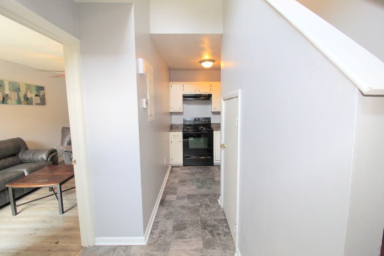 1458 Bradley Dr - Photo 2 of 19