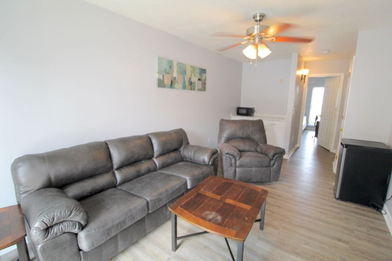 1458 Bradley Dr - Photo 4 of 19