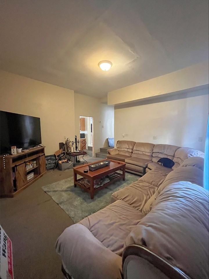 400 S Chauncey Ave - Photo 5 of 9