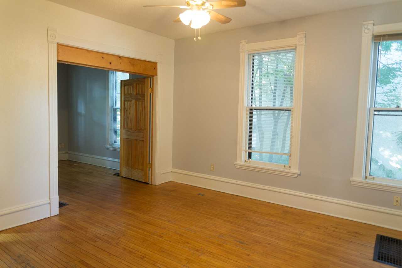 723 13th Ave Se - Photo 3 of 11