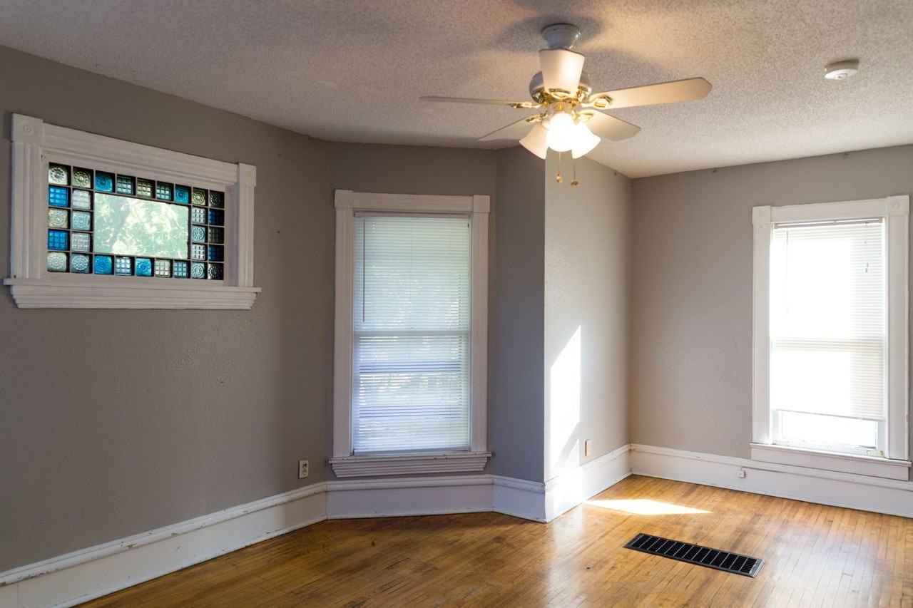 723 13th Ave Se - Photo 4 of 11