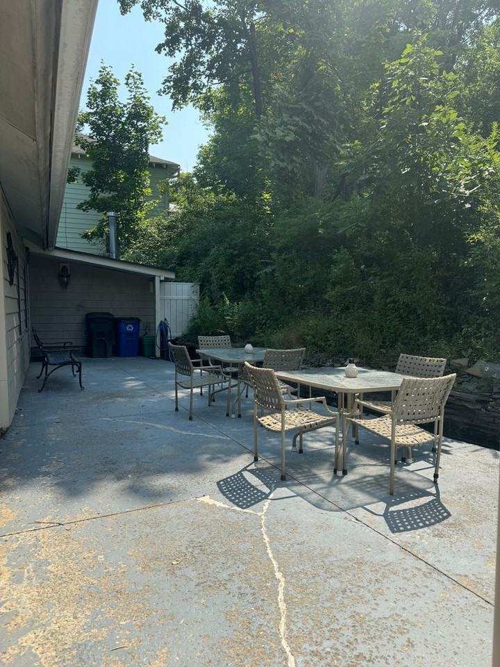 809 S Aurora St - Photo 4 of 30