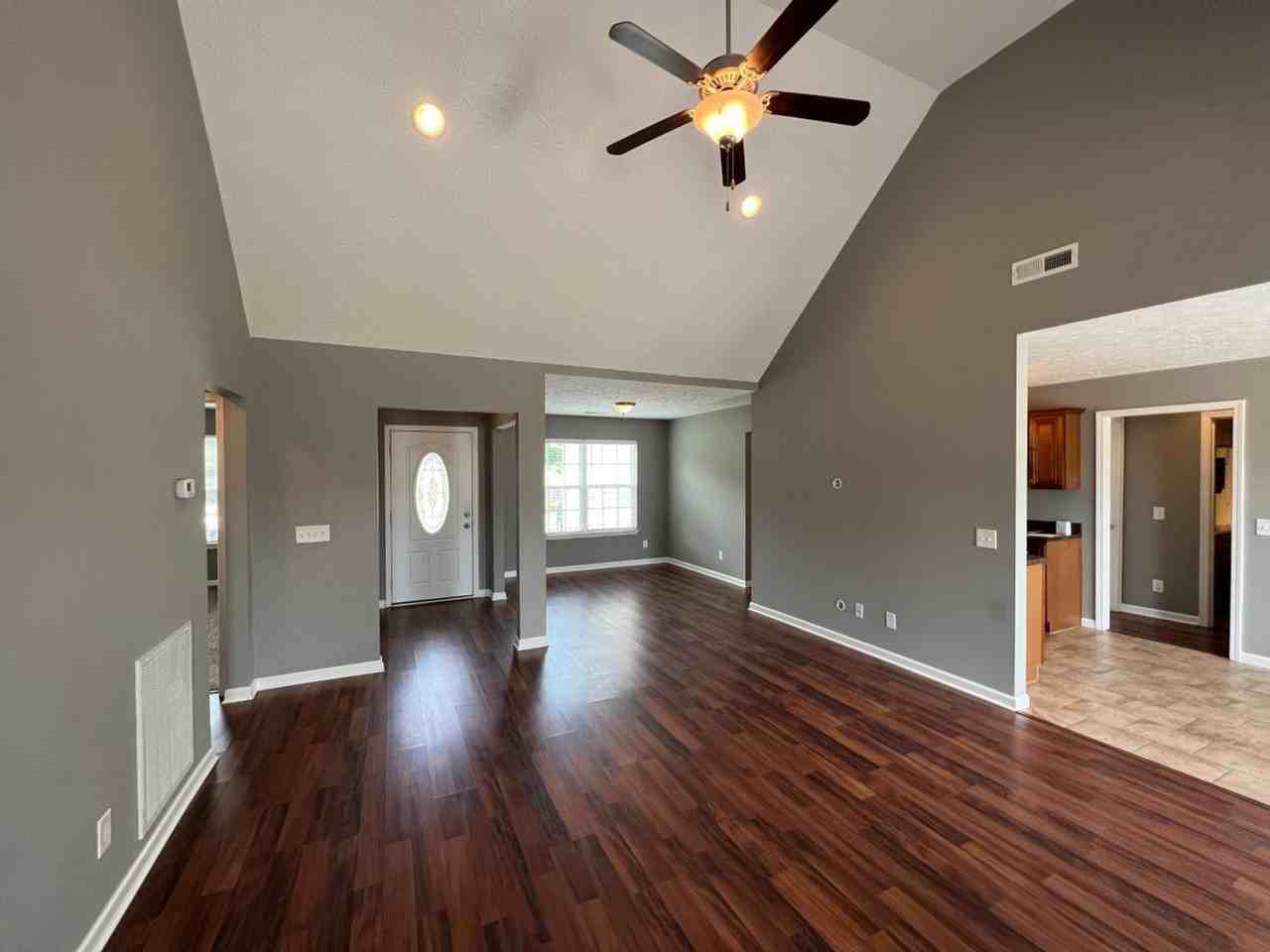1014 Niagra Way - Photo 5 of 19