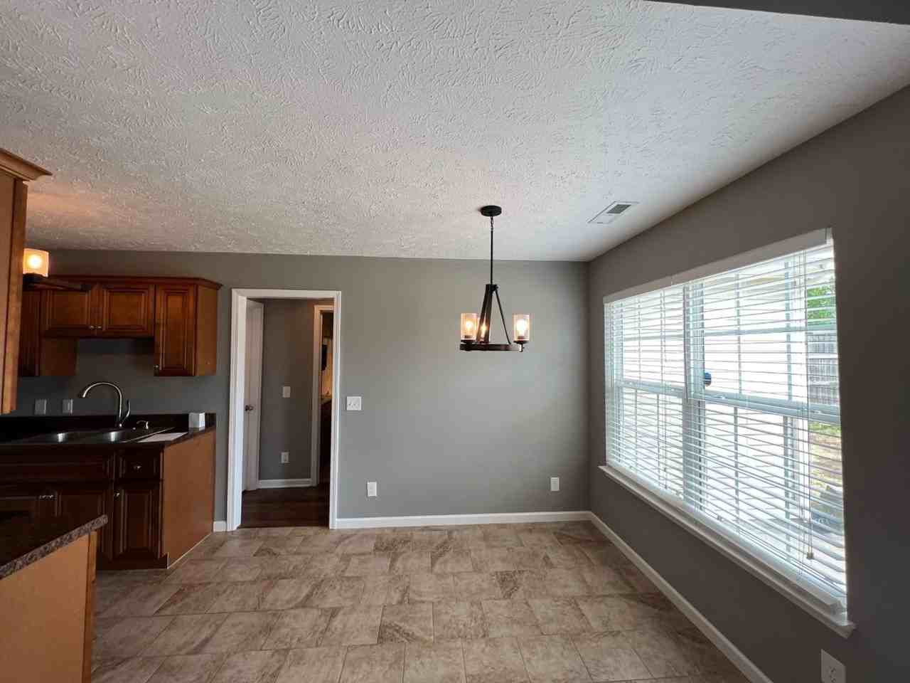 1014 Niagra Way - Photo 6 of 19