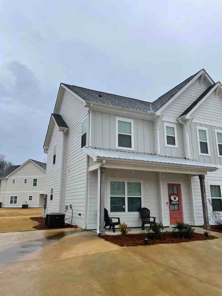 420 Jack Hampton Dr - Photo 4 of 18