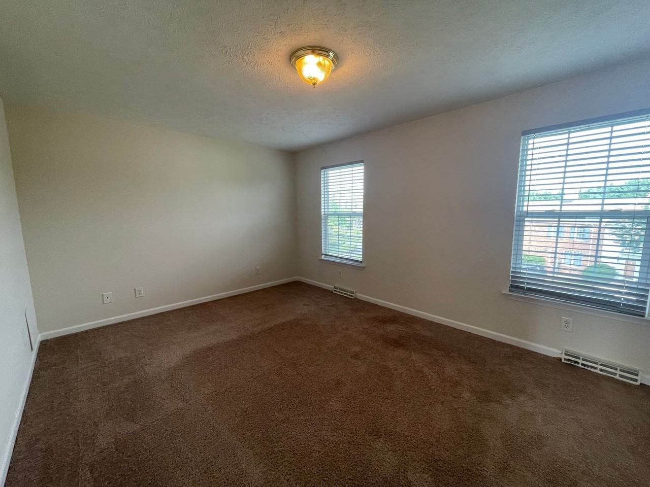 8 Blackberry Ct - Photo 5 of 17