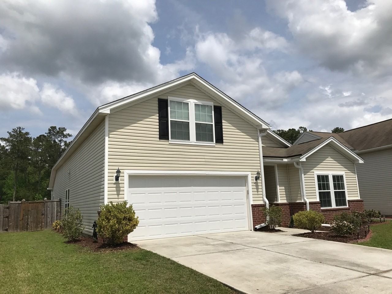 272 Mayfield Dr - Photo 2 of 33
