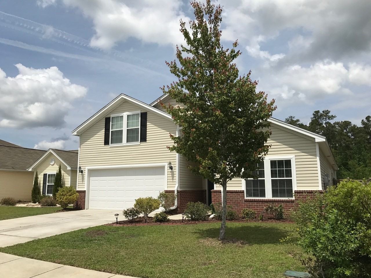 272 Mayfield Dr - Photo 3 of 33