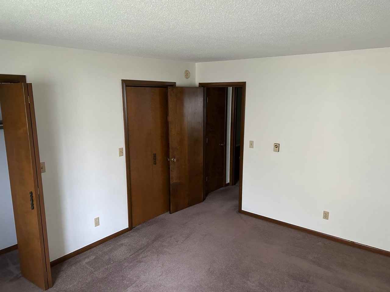 321 E Mechanic St - Photo 6 of 10