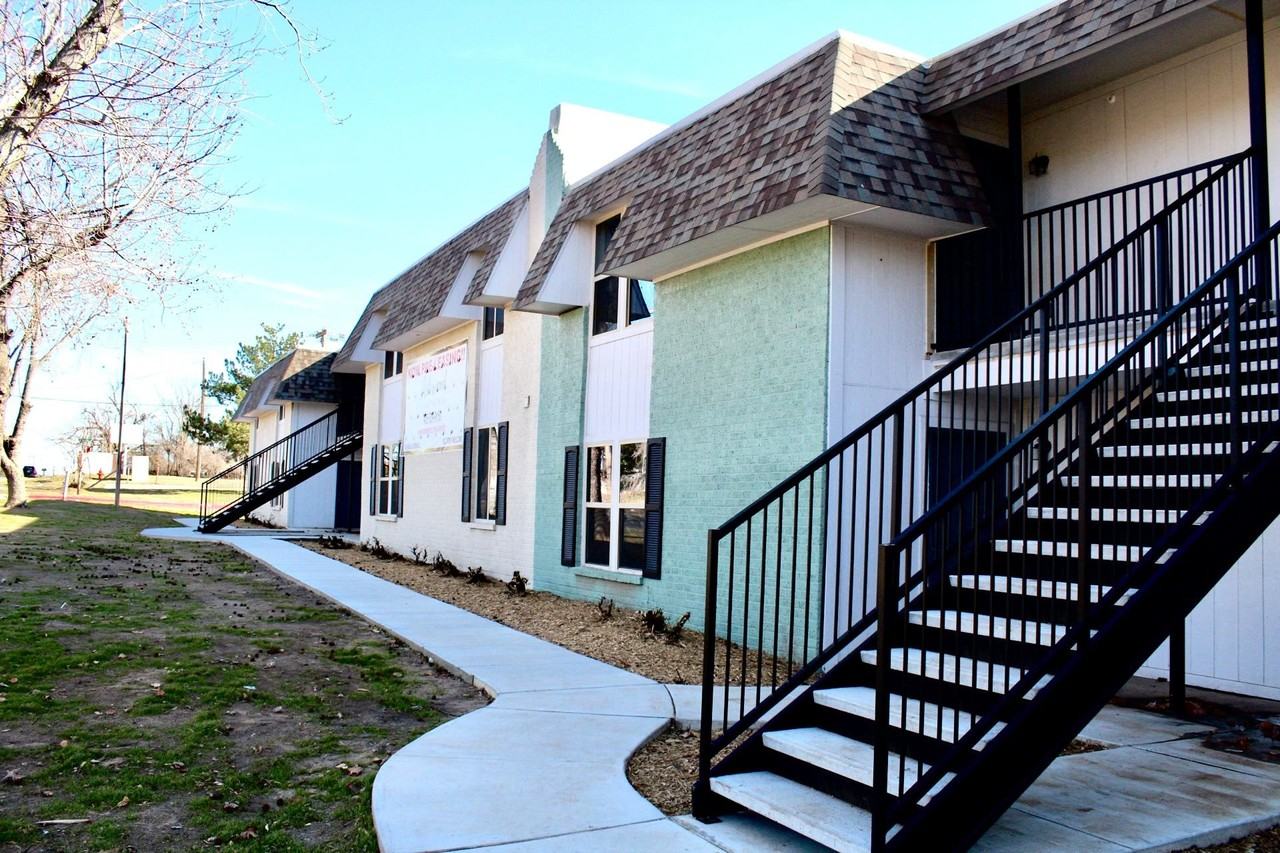 Ashwood Apartments - Photo 3 of 4