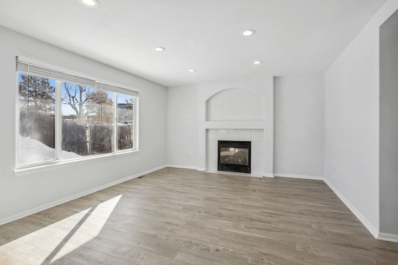 3040 E Yarrow Cir - Photo 4 of 38