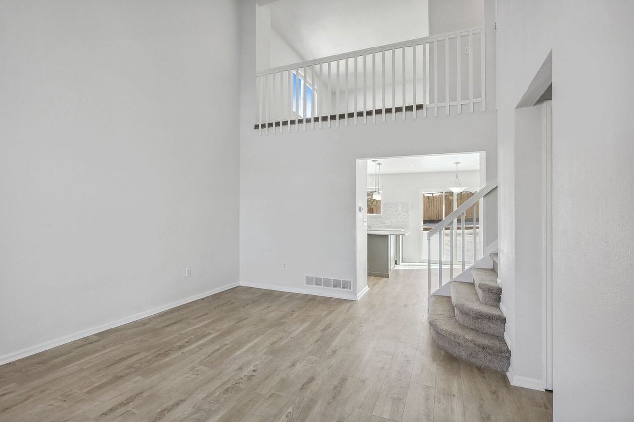 3040 E Yarrow Cir - Photo 5 of 38