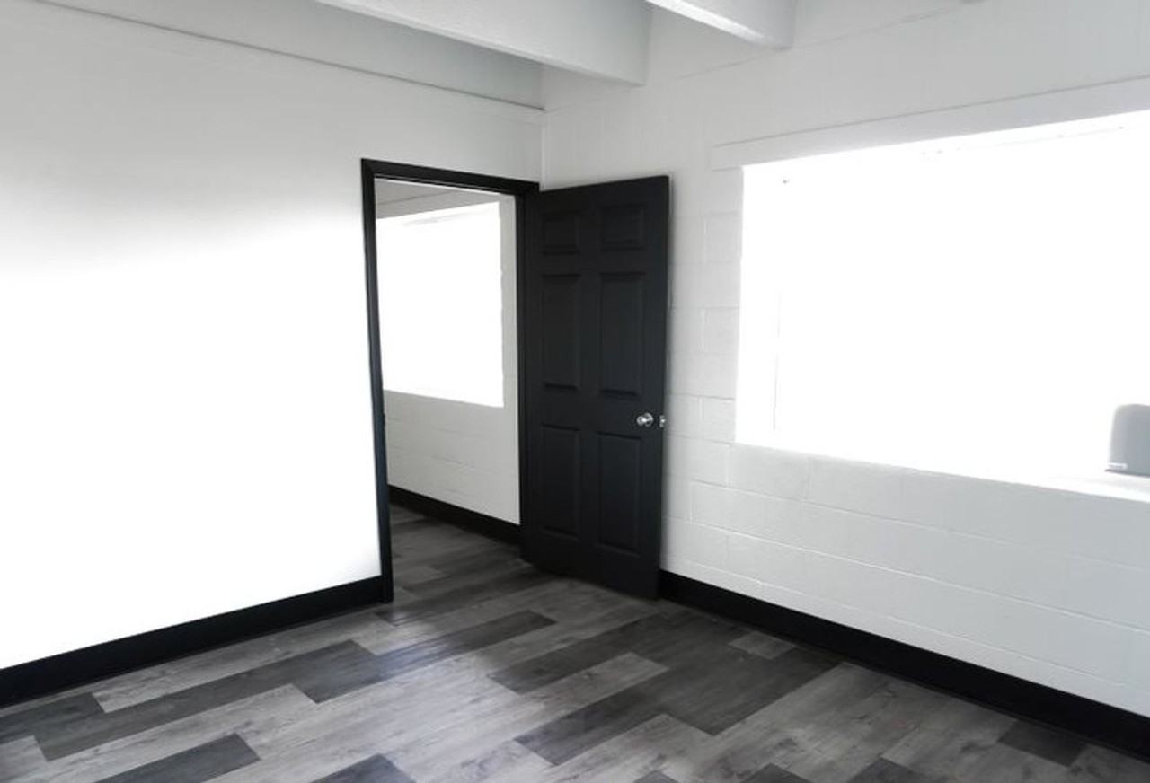 1408 Buffalo Jones Ave - Photo 2 of 19