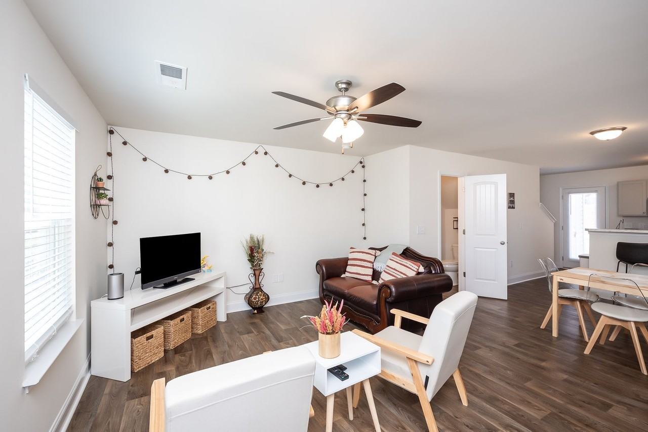 302 Liberty Drive #B - Photo 2 of 9