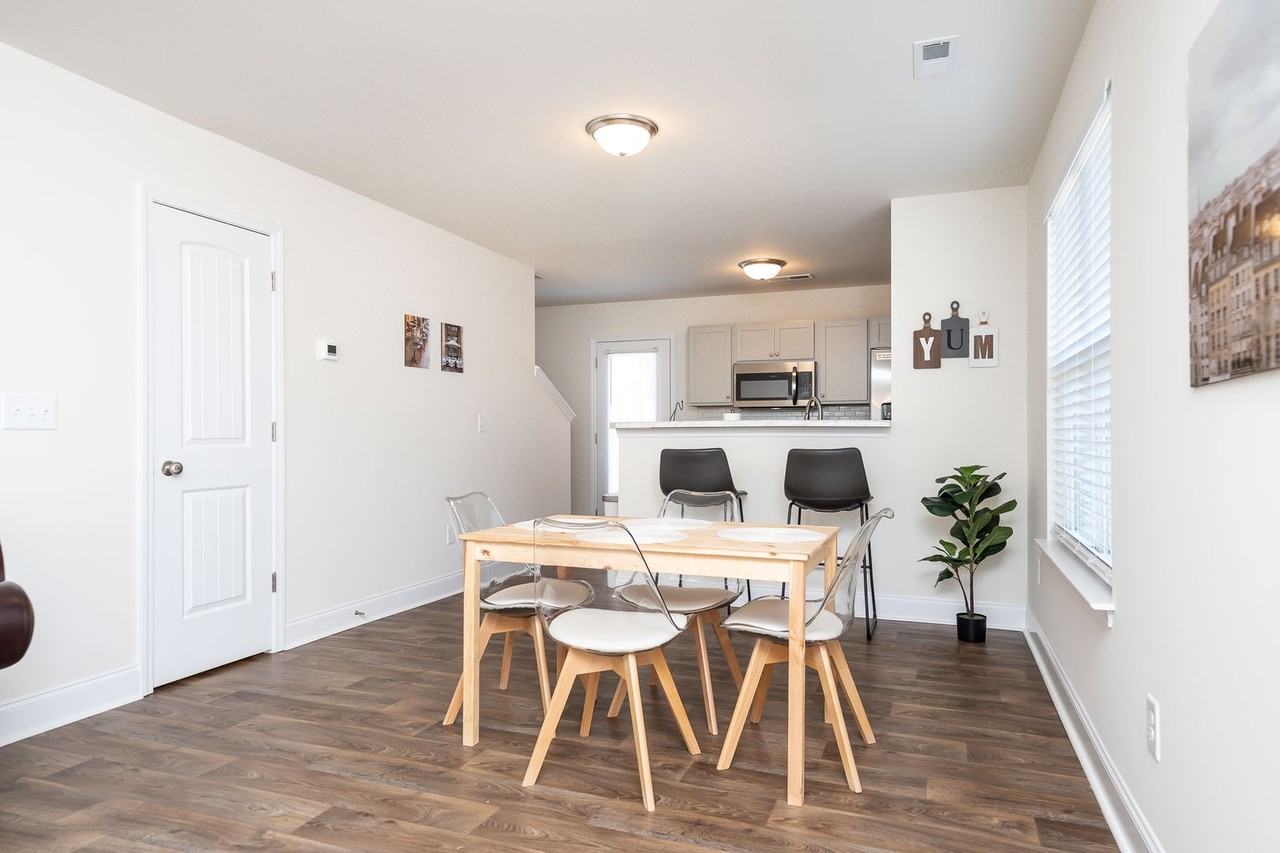 302 Liberty Drive #B - Photo 3 of 9