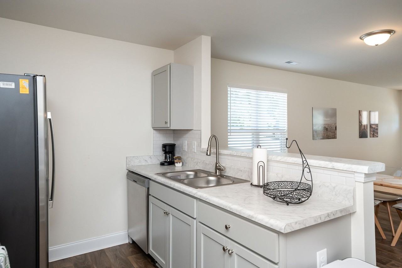 302 Liberty Drive #B - Photo 5 of 9