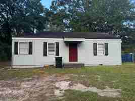 featured image of 304 Camellia Cir