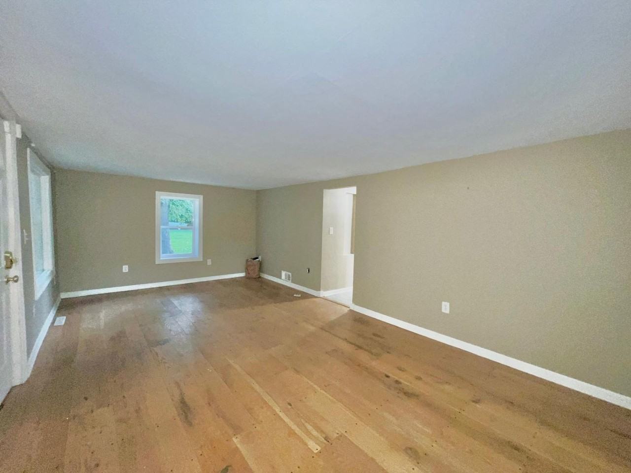 8310 Bellflower Road - Photo 4 of 17