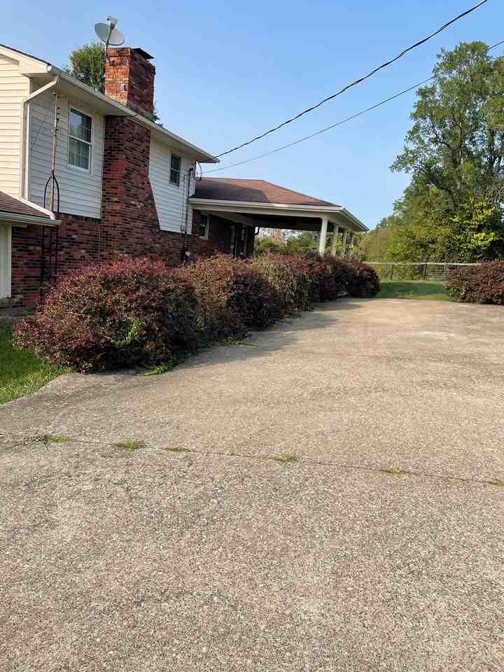 1550 Carpenter Pike - Photo 3 of 15