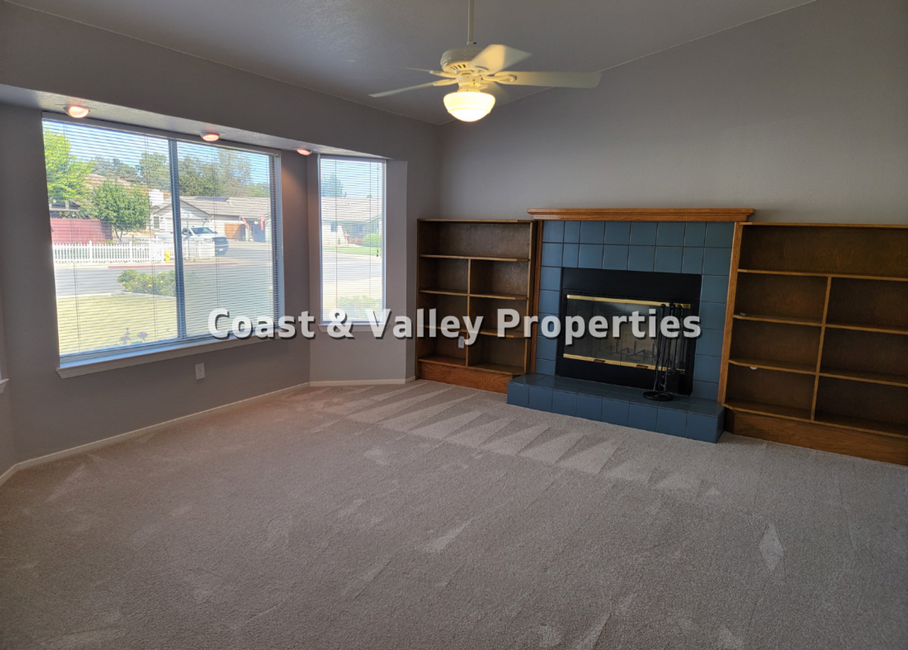 51445 White Oak Dr - Photo 2 of 13