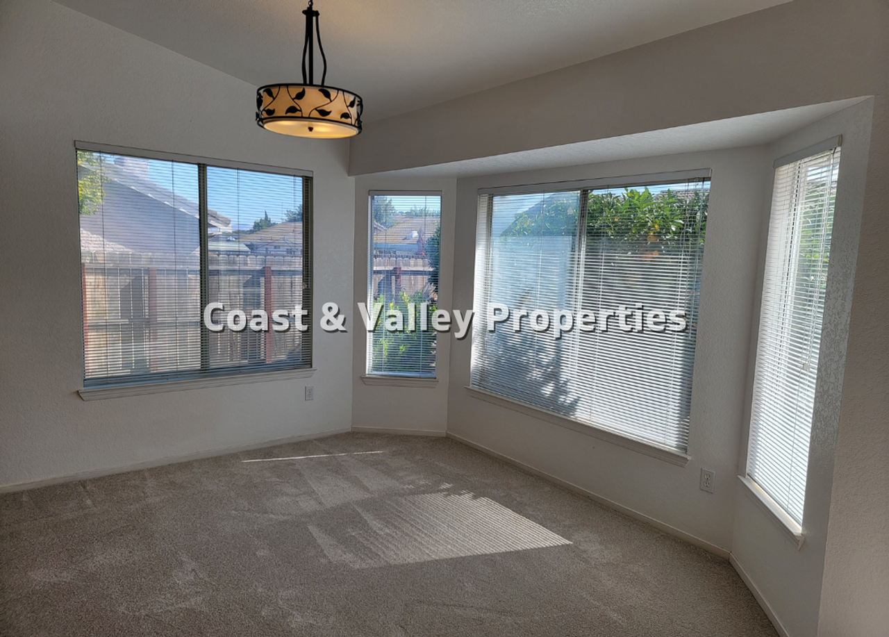 51445 White Oak Dr - Photo 4 of 13