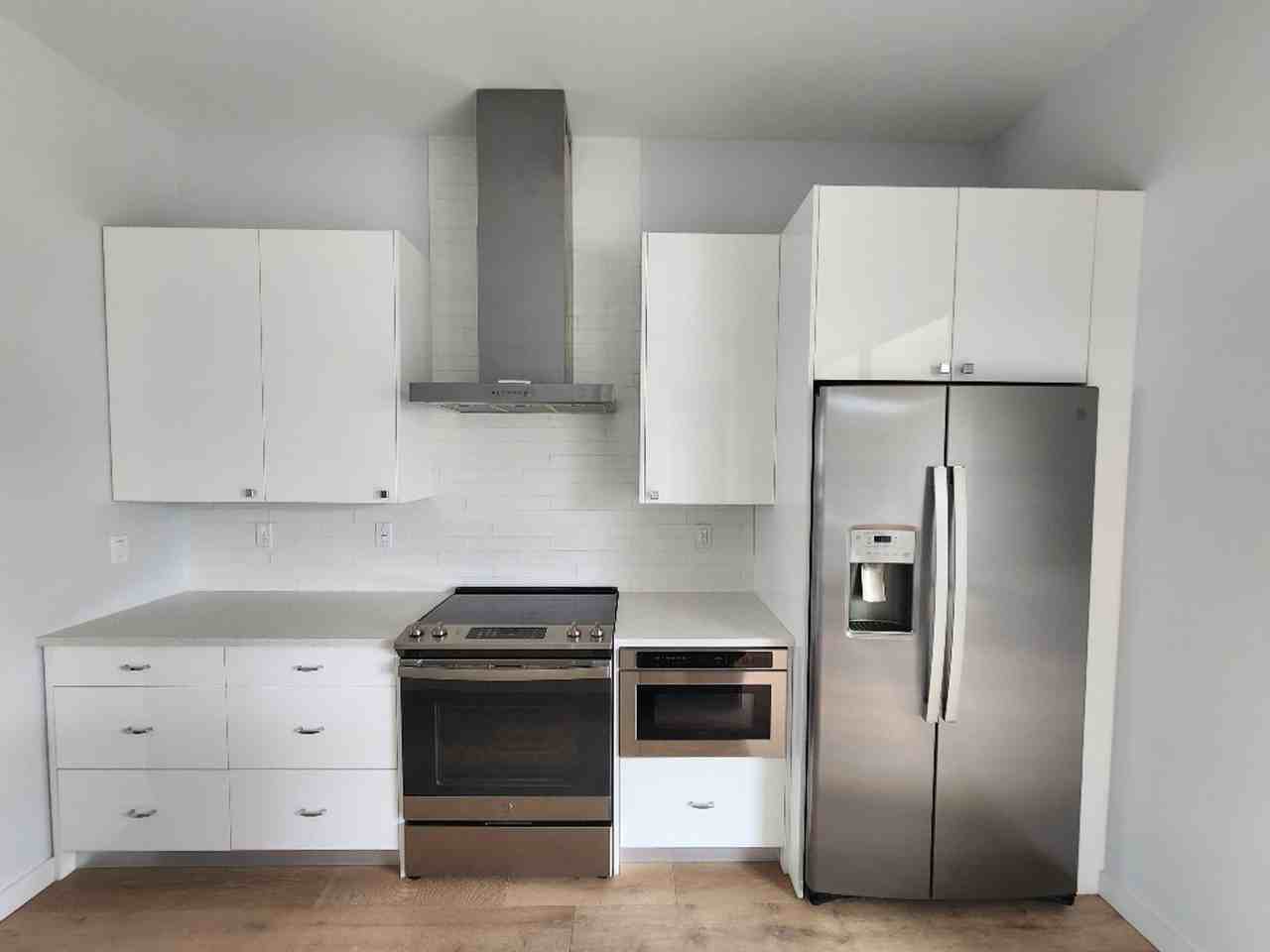 532 W Plaza Pl - Photo 3 of 30