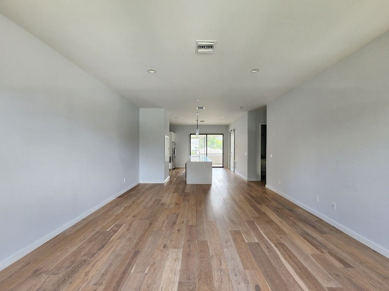 532 W Plaza Pl - Photo 4 of 30