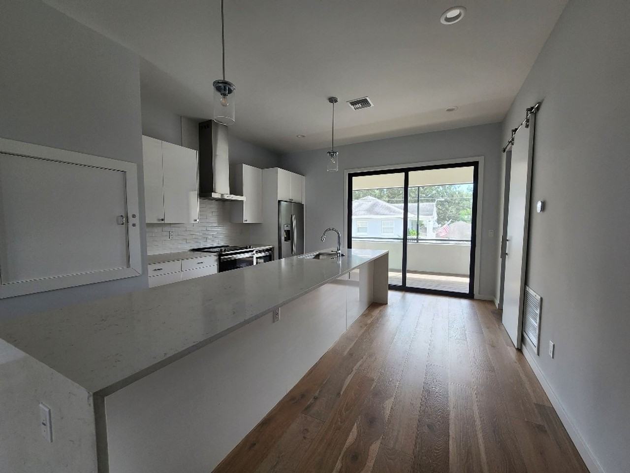 532 W Plaza Pl - Photo 6 of 30