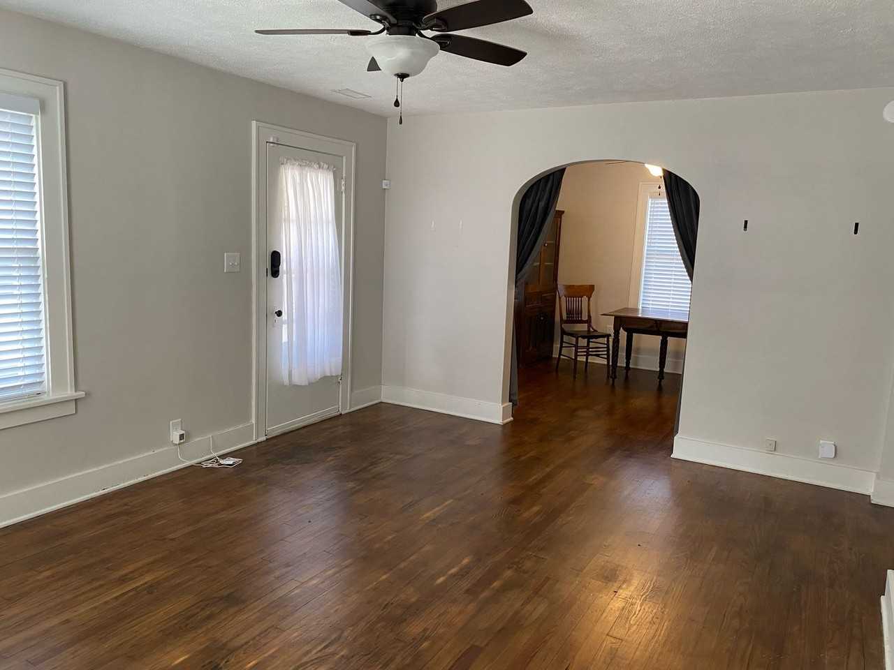 117 W Adams St - Photo 3 of 8